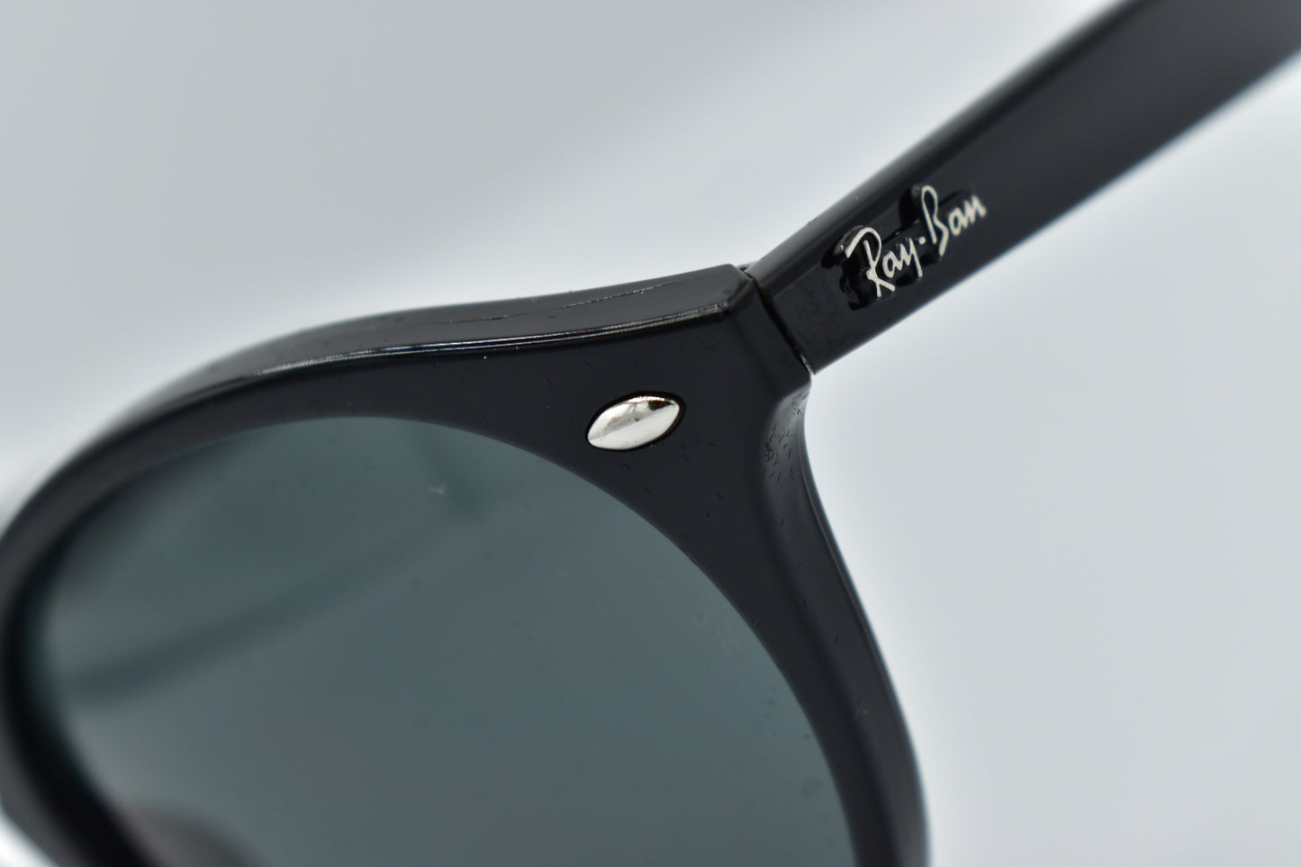 Ray-Ban