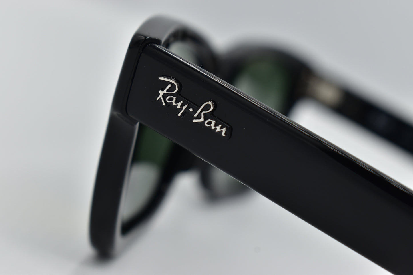 RAY-BAN